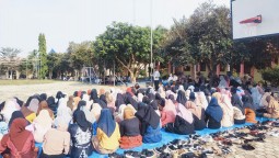 Peringatan maulid nabi dan hari santri
