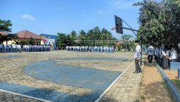 Upacara memperingati Hari Guru Nasional &Demo Eksk&hellip;